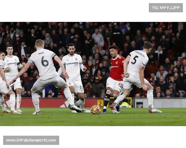 伯恩利坚持防守战术稳固阵地 全力以赴保级目标不动摇 伯恩利坚持防守战术稳固阵地 全力以赴保级目标不动摇